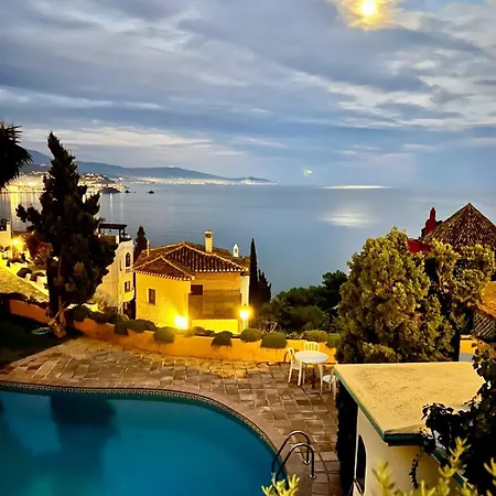 度假居 Charming Idyllic Sea View House *
