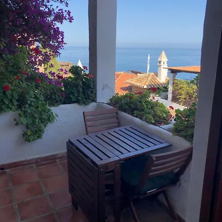 Charming Idyllic Sea View House 度假居 阿尔姆尼卡